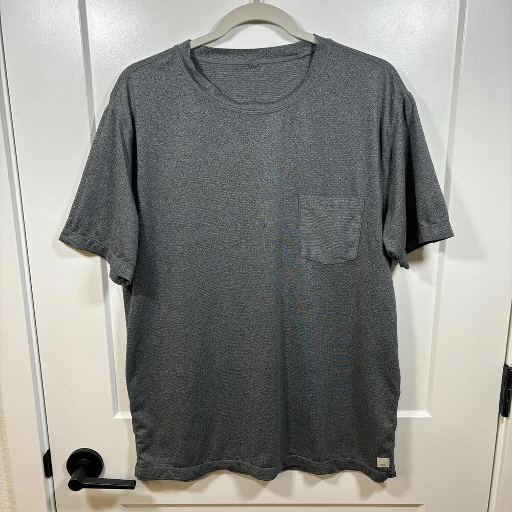 Vuori Tradewind Performance Tee 2.0 Mens Size XL Grey Gray Pocket Running Gym